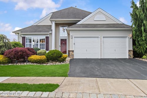 7 Donatello Dr, Manchester, NJ, 08759-6181 | Card Image