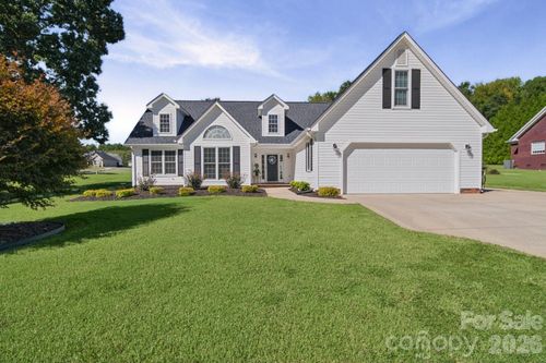 620 Redah Ave, Locust, NC, 28097-9547 | Card Image