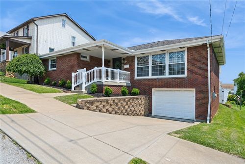 111 S Hitchman St, Mount Pleasant, PA, 15666-2435 | Card Image