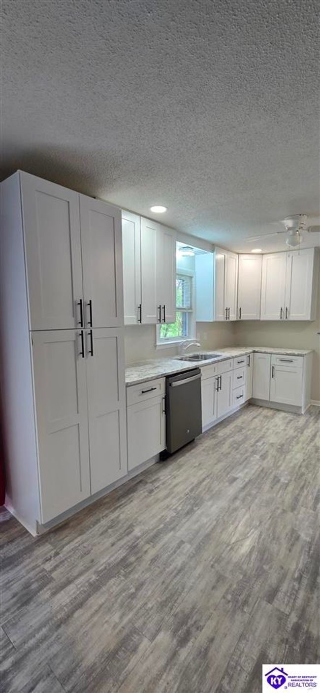 308 Atcher St, House other with 5 bedrooms, 3 bathrooms and null parking in Radcliff KY | Image 14