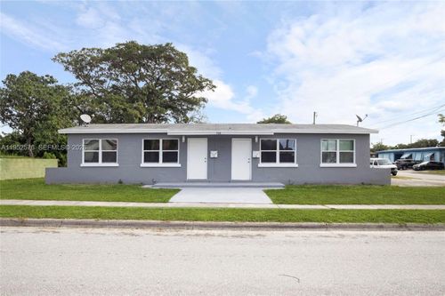 968 W 9th St, Riviera Beach, FL, 33404-7363 | Card Image