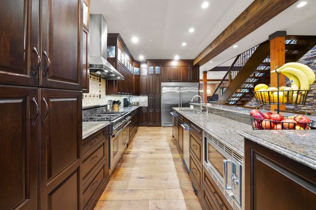 27714 Aspen Pl, House other with 5 bedrooms, 5 bathrooms and 8 parking in Maple Ridge BC | Image 13