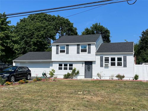 645 Americus Avenue, East Patchogue, NY, 11772 | Card Image