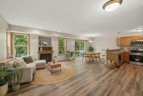 833 Glen Rd, Newport, MN, 55055 | Card Image