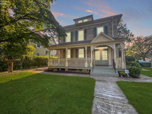 206 Southwest St, Bellevue, OH, 44811-1352 | Card Image