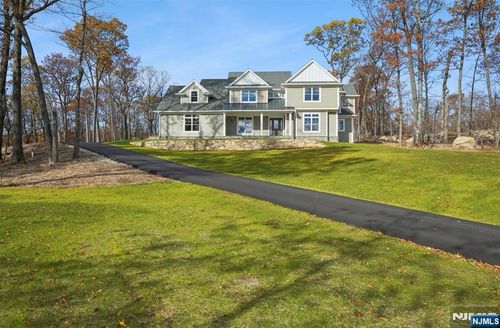 3 Bristol Ridge Rd, Boonton Township, NJ, 07005-8933 | Card Image