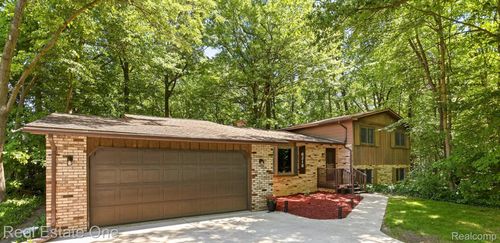 6218 Sturgeon Creek Pkwy, Midland, MI, 48640-2276 | Card Image
