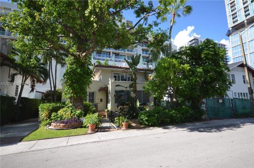 334 Ne 26th Ter, Miami, FL, 33137-4649 | Card Image