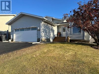 7129 99 A St, House other with 5 bedrooms, 3 bathrooms and 4 parking in Peace River AB | Image 1