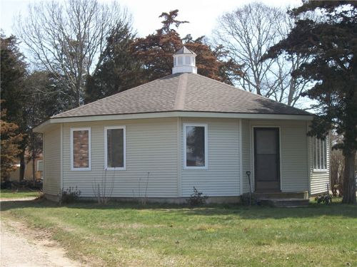 55 Kimball Ave, Westerly, RI, 02891-5308 | Card Image