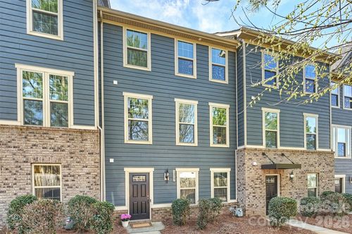 1317 Queen Lyon Ct, Charlotte, NC, 28205-5292 | Card Image