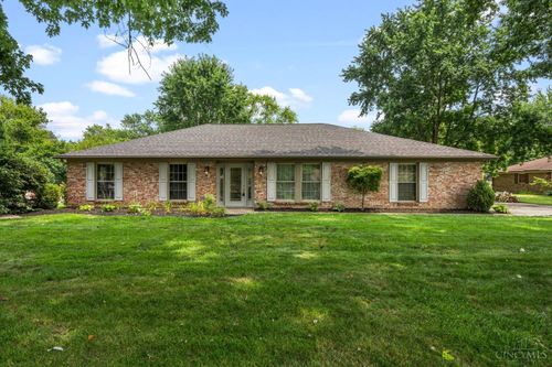 9732 Stagecoach Dr S, Centerville, OH, 45458-4037 | Card Image