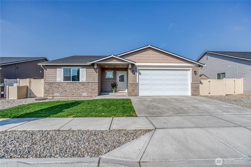 182 Emma Dr, Wenatchee, WA, 98801-2601 | Card Image