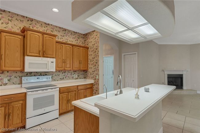 302 Ruby Lake Ln, House other with 3 bedrooms, 2 bathrooms and null parking in WINTER HAVEN FL | Image 11