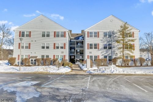 104-64 Dayton Ct, Hackettstown, NJ, 07840-4692 | Card Image
