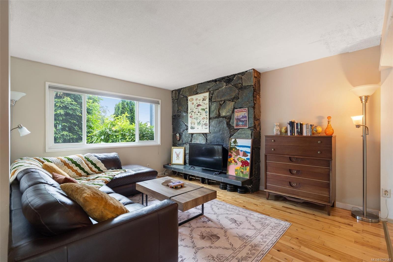 Residential in Esquimalt 4