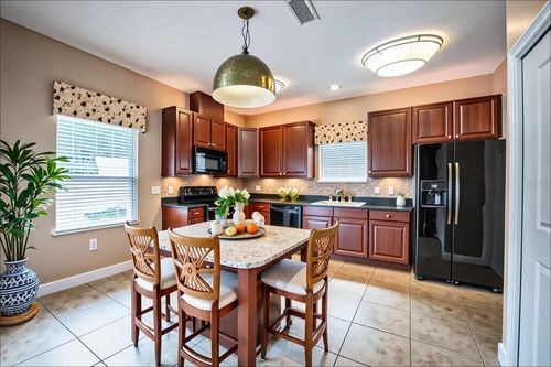 253 Alexander Woods Dr, PLANT CITY, FL, 33563-7117 | Card Image