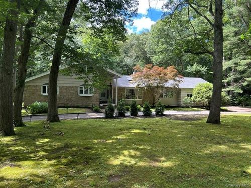 3 Fox Ln, Locust Valley, NY, 11560-1101 | Card Image
