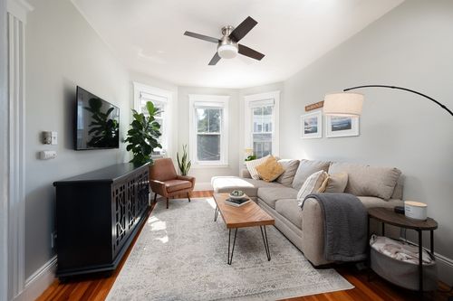 apt-3-42 Rosemont St, Boston, MA, 02122-2636 | Card Image