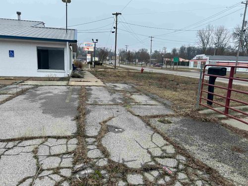 10405 Brooklyn Rd, Brooklyn, MI, 49230-9600 | Card Image