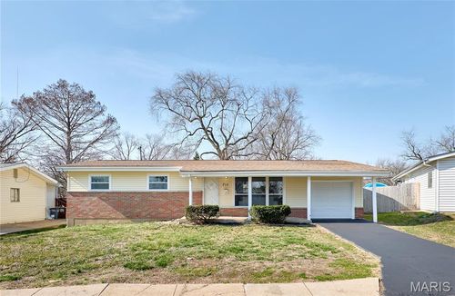 714 Lynn Haven Ln, Hazelwood, MO, 63042-3413 | Card Image