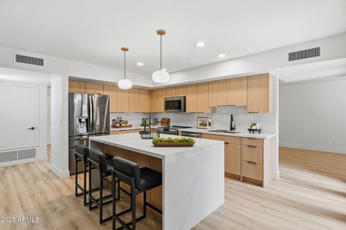 8171 E Del Caverna Dr, Scottsdale, AZ, 85258-2358 | Card Image