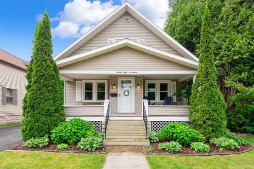 2817 Hall Avenue, Marinette, WI, 54143 | Card Image