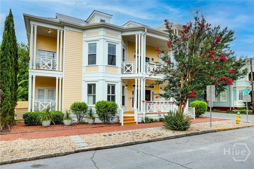 201-305 E Bolton St, Savannah, GA, 31401-5954 | Card Image