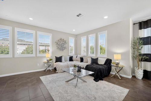 25943 Dollar St, Hayward, CA, 94544-2540 | Card Image