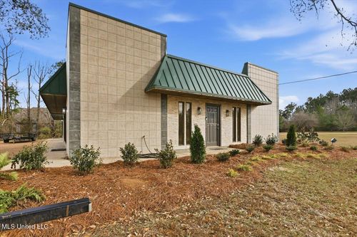 626 Lakeland East Drive, Flowood, MS, 39232 | Card Image