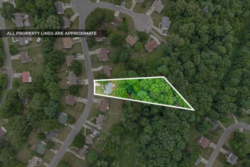 800 Leigh Ann Dr, Clarksville, TN, 37042-4282 | Card Image