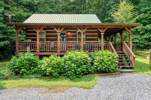 4424 Trail Hollow Rd, Cosby, TN, 37722-2118 | Card Image