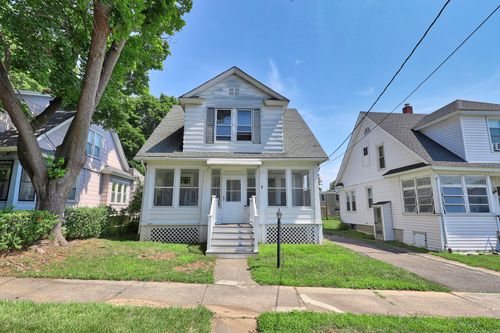 7 Alma St, Waterbury, CT, 06705-2039 | Card Image