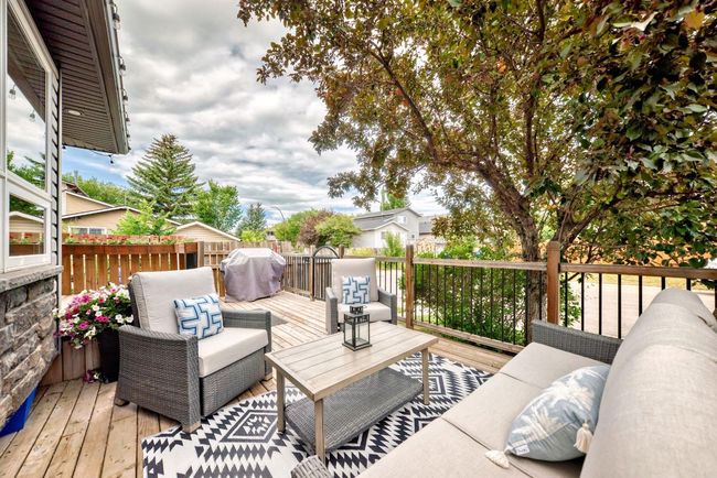 207 Deerview Way Se, Townhouse with 3 bedrooms, 2 bathrooms and 1 parking in Calgary AB | Image 42