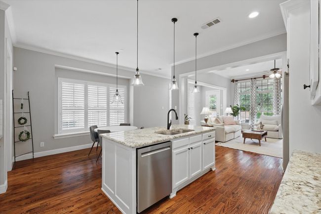 9008 Cypress Creek Rd, House other with 4 bedrooms, 5 bathrooms and null parking in Lantana TX | Image 6