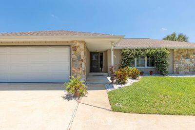 7 Sea Harbor Drive W, House other with 2 bedrooms, 2 bathrooms and null parking in Ormond Beach FL | Image 2