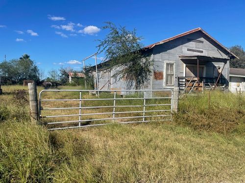 112 W Draper St, Hebbronville, TX, 78361-2630 | Card Image