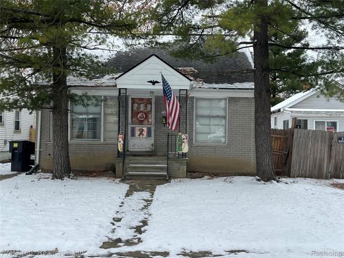 7653 Warwick St, Detroit, MI, 48228-3318 | Card Image