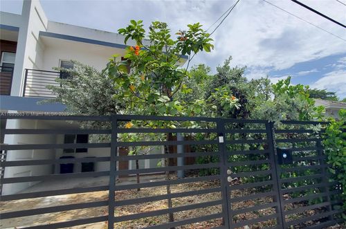 3620-3620 Thomas Ave, Miami, FL, 33133-5710 | Card Image