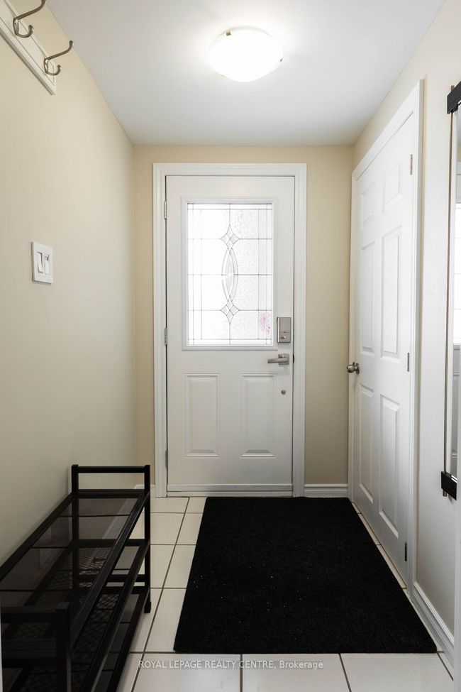 110 Simmons Blvd, House attached with 6 bedrooms, 3 bathrooms and 4 parking in Brampton ON | Image 24