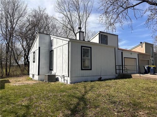 9516 Manning Ave, Kansas City, MO, 64134-2229 | Card Image