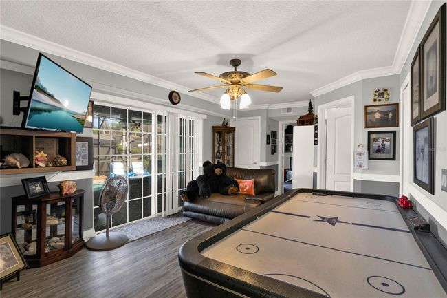 Family Room | Image 30