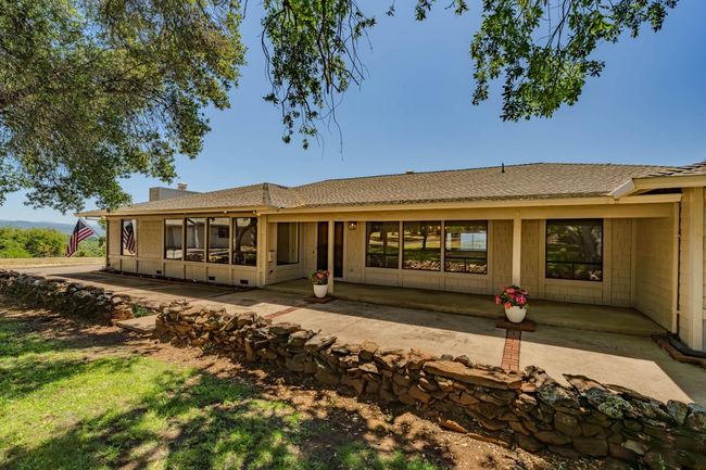 Front of house | Image 6