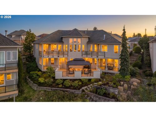 2305 Nw Douglas St, Camas, WA, 98607-8089 | Card Image