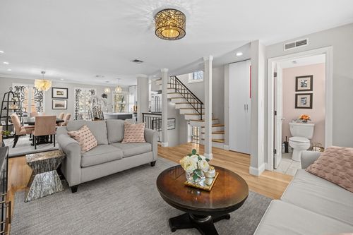 ph-25 Phillips St, Boston, MA, 02114 | Card Image