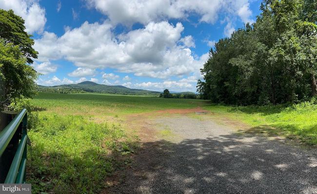 10674 Ada Rd, Home with 1 bedrooms, 1 bathrooms and null parking in MARSHALL VA | Image 6