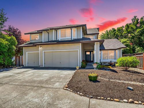 688 Natalie Dr, Windsor, CA, 95492-7940 | Card Image
