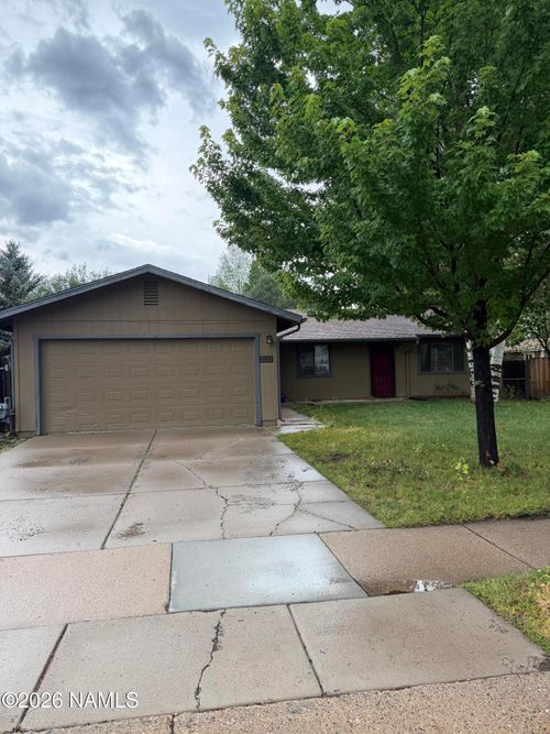 3615 W Mountain Dr, Flagstaff, AZ, 86001-1062 | Card Image