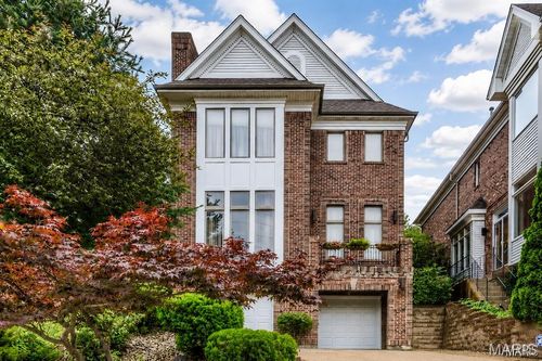 350 N Meramec Ave, Clayton, MO, 63105-3719 | Card Image