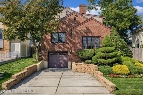 713 Edgegrove Ave, Staten Island, NY, 10312-2649 | Card Image